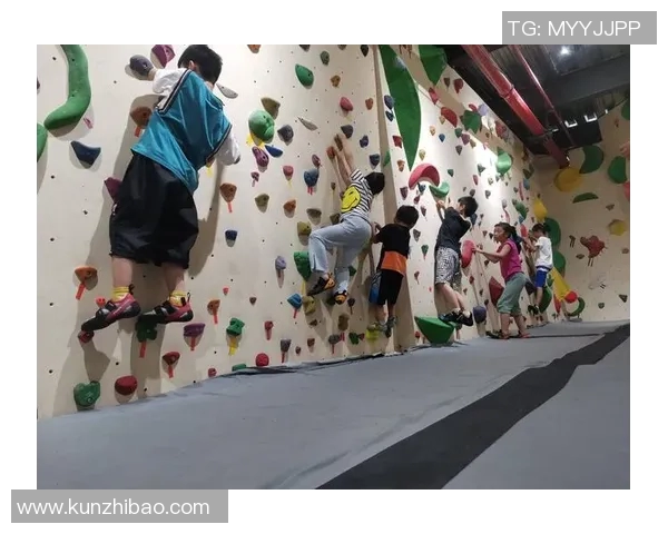 南京攀岩队在滑板精英赛中的成长历程与奋斗故事分享